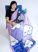 Load image into Gallery viewer, Snuggly Schmoulder Blanket - Queen Sized